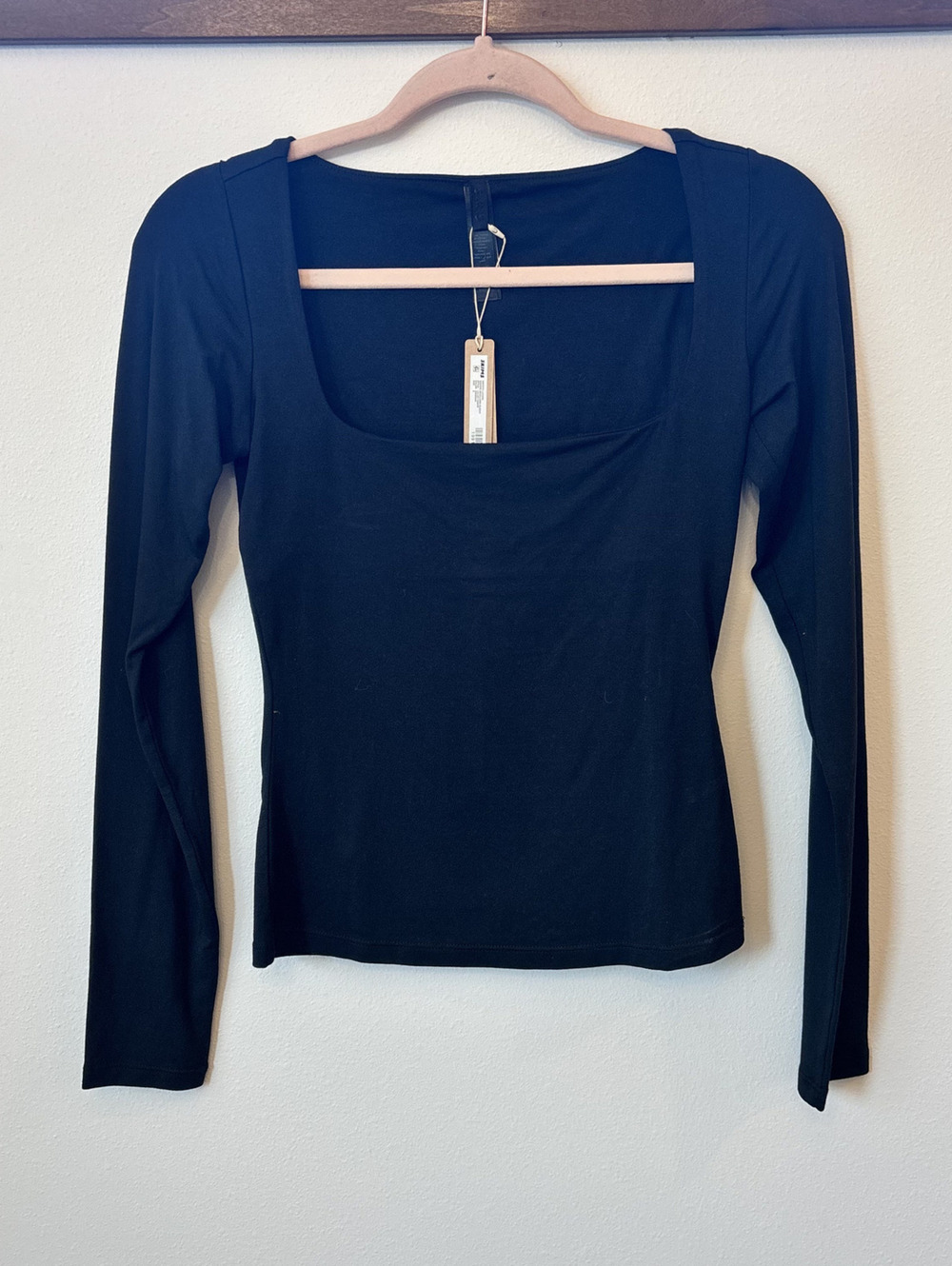 Skims Soft Smoothing Long Sleeve Scoop Neck Top Size Small NWT in Onyx
